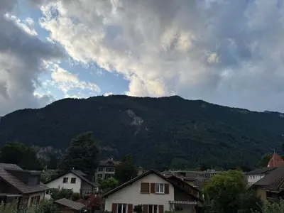 Ein allgemeiner Bergblick oder ein Berglick von der Ferienwohnung aus