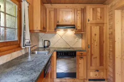 Küche/Küchenzeile in der Unterkunft Chalet à Arolla 8 personnes - vue, nature & parking privé
