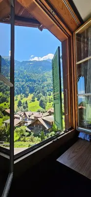 Ein allgemeiner Bergblick oder ein Berglick von des Hotels aus