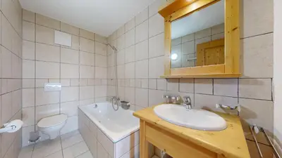 Ein Badezimmer in der Unterkunft Plein Ciel VA 032 - MOUNTAIN apartment 6 pers