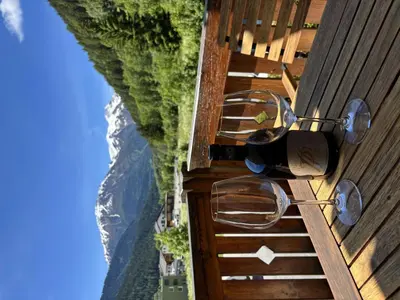 Ein allgemeiner Bergblick oder ein Berglick von der Ferienwohnung aus