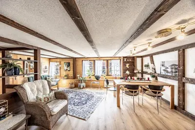 Ein Sitzbereich in der Unterkunft Chalet Idylle - mountain view & next to Interlaken