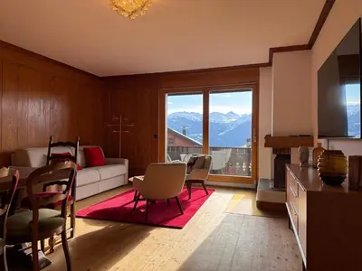 Ein allgemeiner Bergblick oder ein Berglick von der Ferienwohnung aus