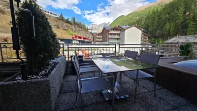 Ein allgemeiner Bergblick oder ein Berglick von der Ferienwohnung aus