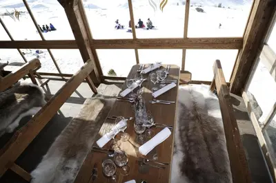 Ein Sitzbereich in der Unterkunft Berghotel Hahnenmoos
