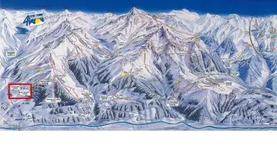 Ein allgemeiner Bergblick oder ein Berglick von des Chalets aus