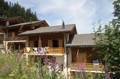 Das Gebäude in dem sich das Chalet befindet
