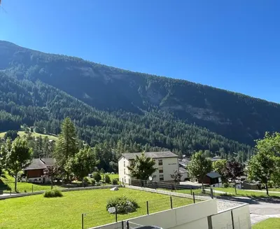 Ein allgemeiner Bergblick oder ein Berglick von der Ferienwohnung aus