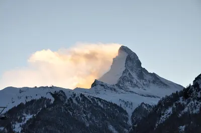 Ein allgemeiner Bergblick oder ein Berglick von der Ferienwohnung aus