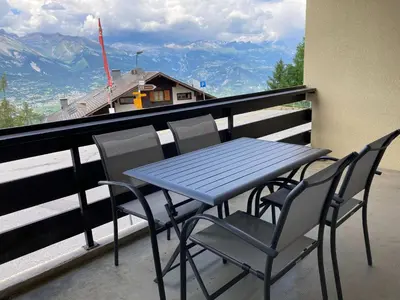 Ein allgemeiner Bergblick oder ein Berglick von der Ferienwohnung aus