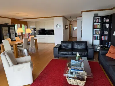 Ein Sitzbereich in der Unterkunft Crans-Montana Chalet