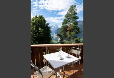 Ein allgemeiner Bergblick oder ein Berglick von der Ferienwohnung aus