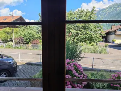 Ein allgemeiner Bergblick oder ein Berglick von der Ferienwohnung aus