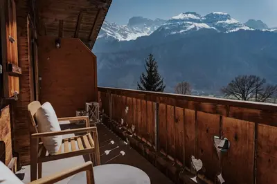 Ein allgemeiner Bergblick oder ein Berglick von der Ferienwohnung aus
