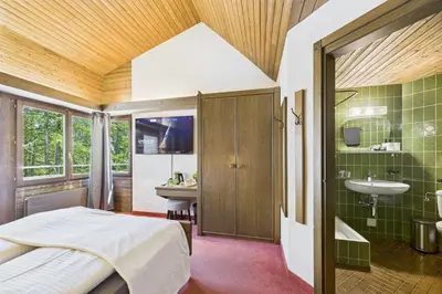 Ein Badezimmer in der Unterkunft Central suite to stay for two experience SaasFee