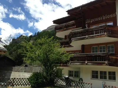 Ein allgemeiner Bergblick oder ein Berglick von des Chalets aus