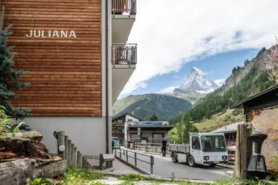 Ein allgemeiner Bergblick oder ein Berglick von der Ferienwohnung aus