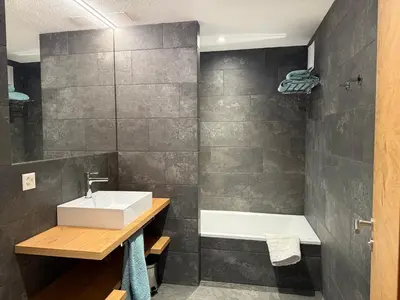 Ein Badezimmer in der Unterkunft Allalin View