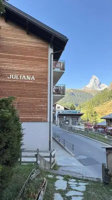 Ein allgemeiner Bergblick oder ein Berglick von der Ferienwohnung aus