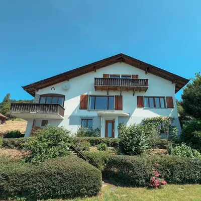 Das Gebäude in dem sich das Chalet befindet