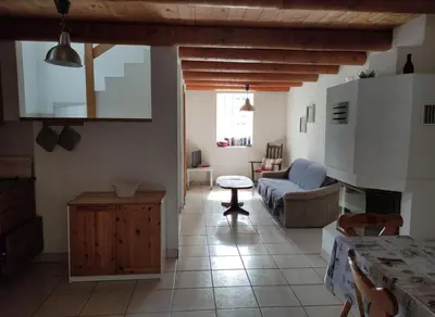 Ein Sitzbereich in der Unterkunft Eline sotto ai piazz 12 Casa Elin