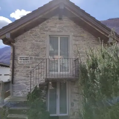 Eline sotto ai piazz 12 Casa Elin