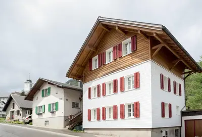 Das Gebäude in dem sich die Ferienwohnung befindet
