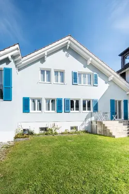 Das Gebäude in dem sich die Ferienwohnung befindet