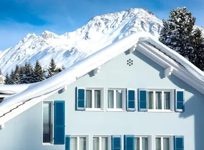 Ein allgemeiner Bergblick oder ein Berglick von der Ferienwohnung aus