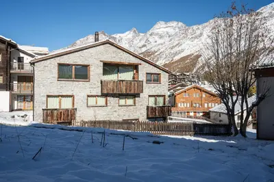 Ein allgemeiner Bergblick oder ein Berglick von der Ferienwohnung aus