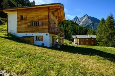Ein allgemeiner Bergblick oder ein Berglick von der Ferienwohnung aus