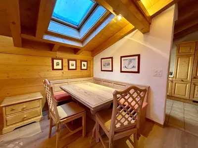 Ein Sitzbereich in der Unterkunft Gstaad Blue Sky Chalet with stunning views