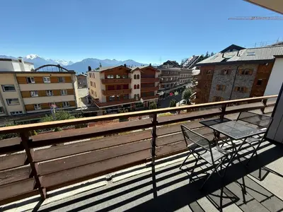 Ein Balkon oder eine Terrasse in der Unterkunft Charmant appartement au centre de Montana