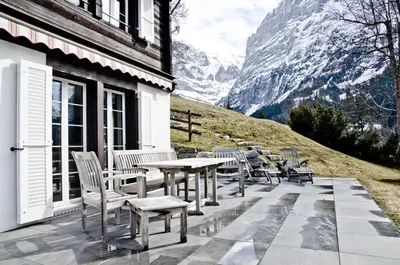 Ein allgemeiner Bergblick oder ein Berglick von der Ferienwohnung aus