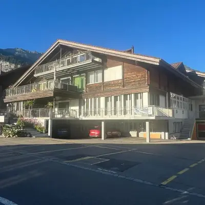 Dachwohnung mit Balkon am Brienzersee