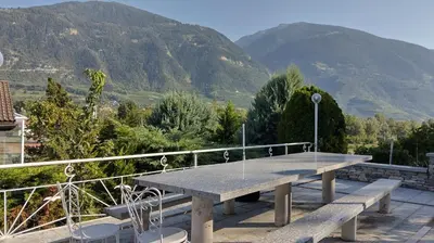 Ein allgemeiner Bergblick oder ein Berglick von des Hotels aus
