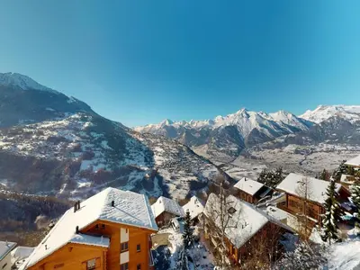 Ein allgemeiner Bergblick oder ein Berglick von der Ferienwohnung aus
