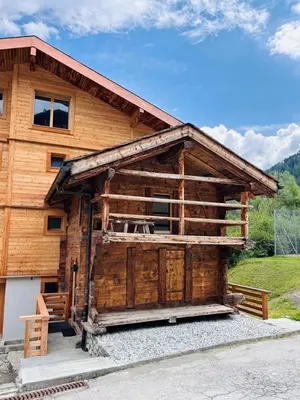 Das Gebäude in dem sich das Chalet befindet