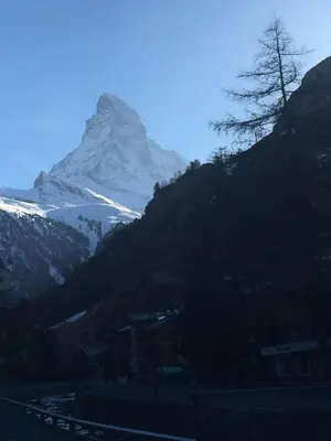 Ein allgemeiner Bergblick oder ein Berglick von der Ferienwohnung aus