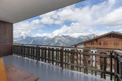Ein allgemeiner Bergblick oder ein Berglick von der Ferienwohnung aus