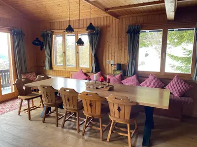 Ein Sitzbereich in der Unterkunft Chalet Belland