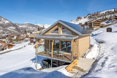 Ein allgemeiner Bergblick oder ein Berglick von der Ferienwohnung aus