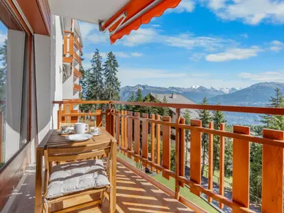 Ein allgemeiner Bergblick oder ein Berglick von der Ferienwohnung aus