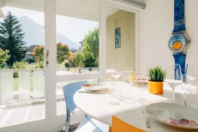 Ein allgemeiner Bergblick oder ein Berglick von der Ferienwohnung aus