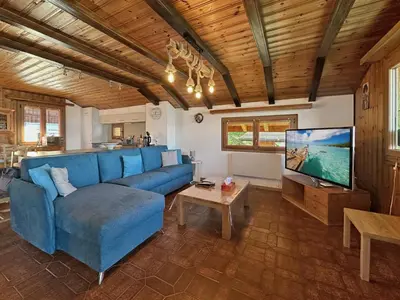 TV/Unterhaltungsangebot in der Unterkunft Bear Ridge Retreat - 8mns to slopes - Swiss Alps