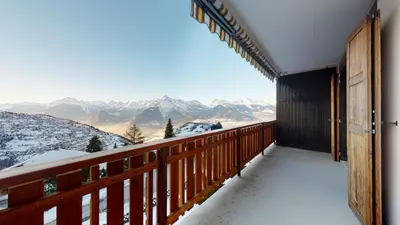 Ein allgemeiner Bergblick oder ein Berglick von der Ferienwohnung aus