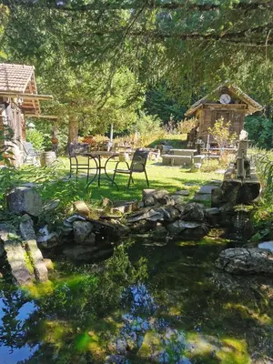 Ein Garten an der Unterkunft Rauft-Perfekter Rückzugsort für besondere Feierlichkeiten 2500 m2 Grundstück mitten in der Natur