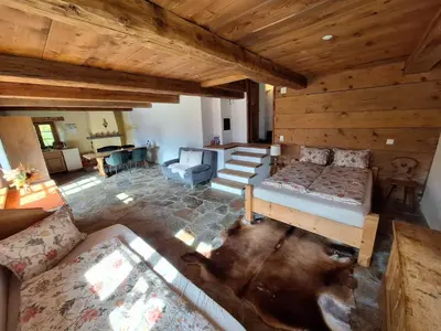 Ein Sitzbereich in der Unterkunft Rauft-Perfekter Rückzugsort für besondere Feierlichkeiten 2500 m2 Grundstück mitten in der Natur