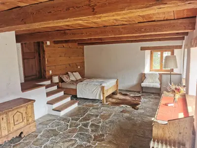 Ein Sitzbereich in der Unterkunft Rauft-Perfekter Rückzugsort für besondere Feierlichkeiten 2500 m2 Grundstück mitten in der Natur