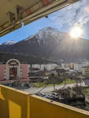 Ein allgemeiner Bergblick oder ein Berglick von der Ferienwohnung aus